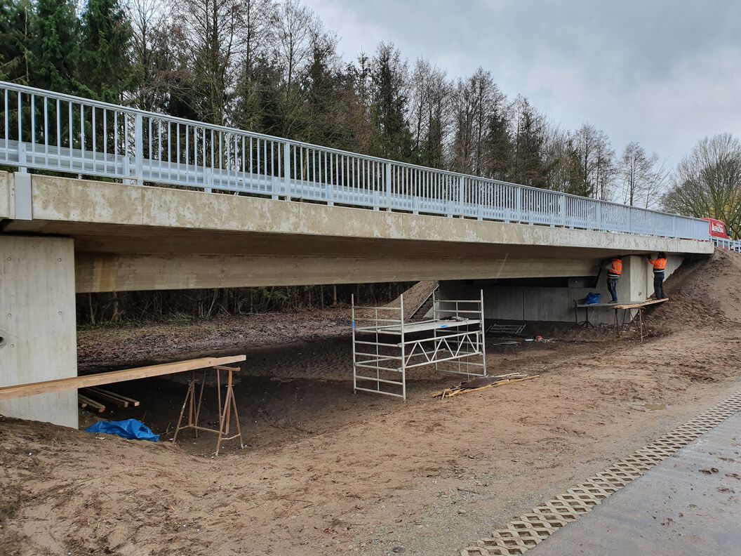 1-Feld Spannbetonbrücke in Ortbetonbauweise